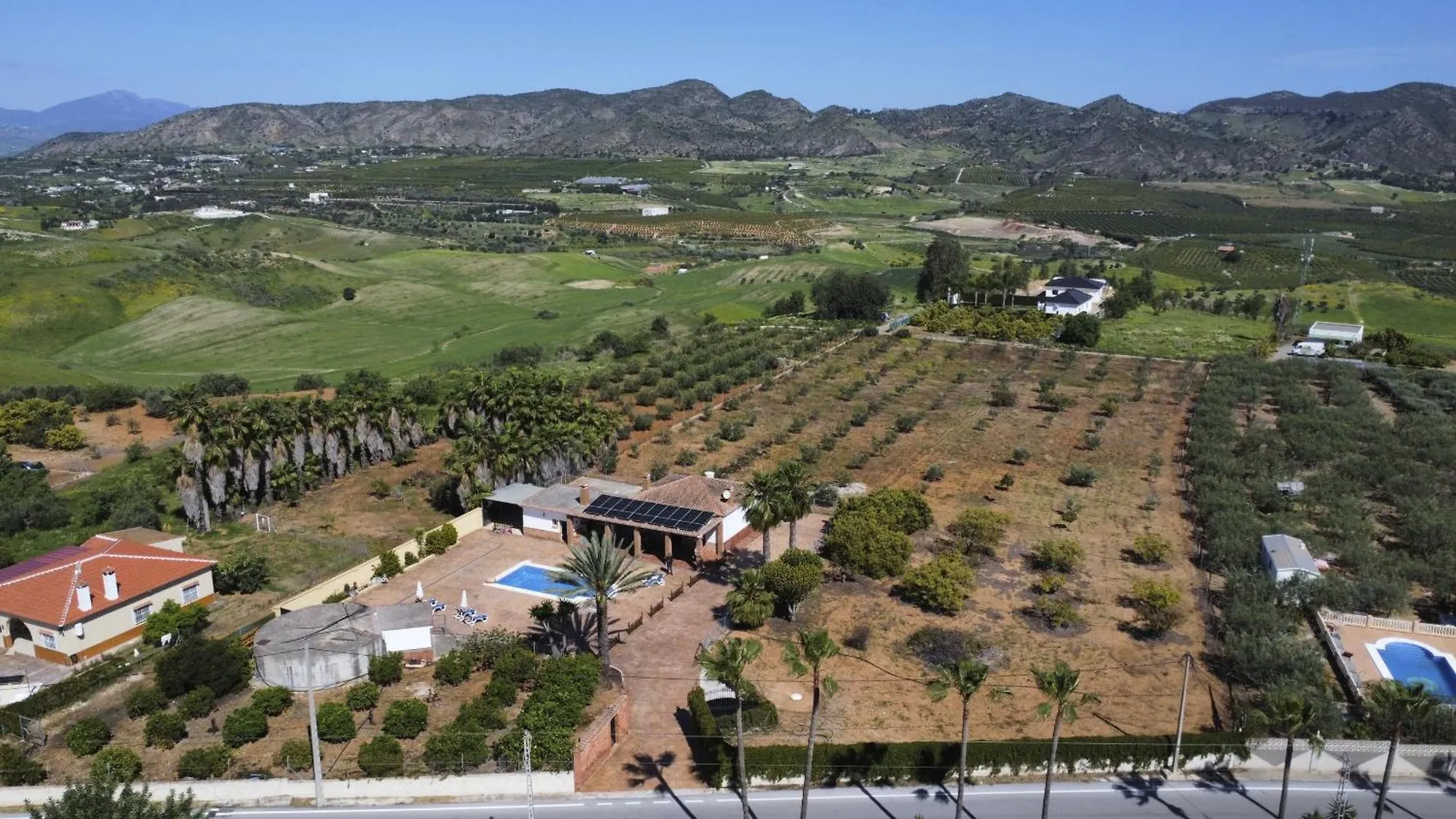 Casa de Férias Cubo'S Finca La Vina Angulo Alhaurín de la Torre