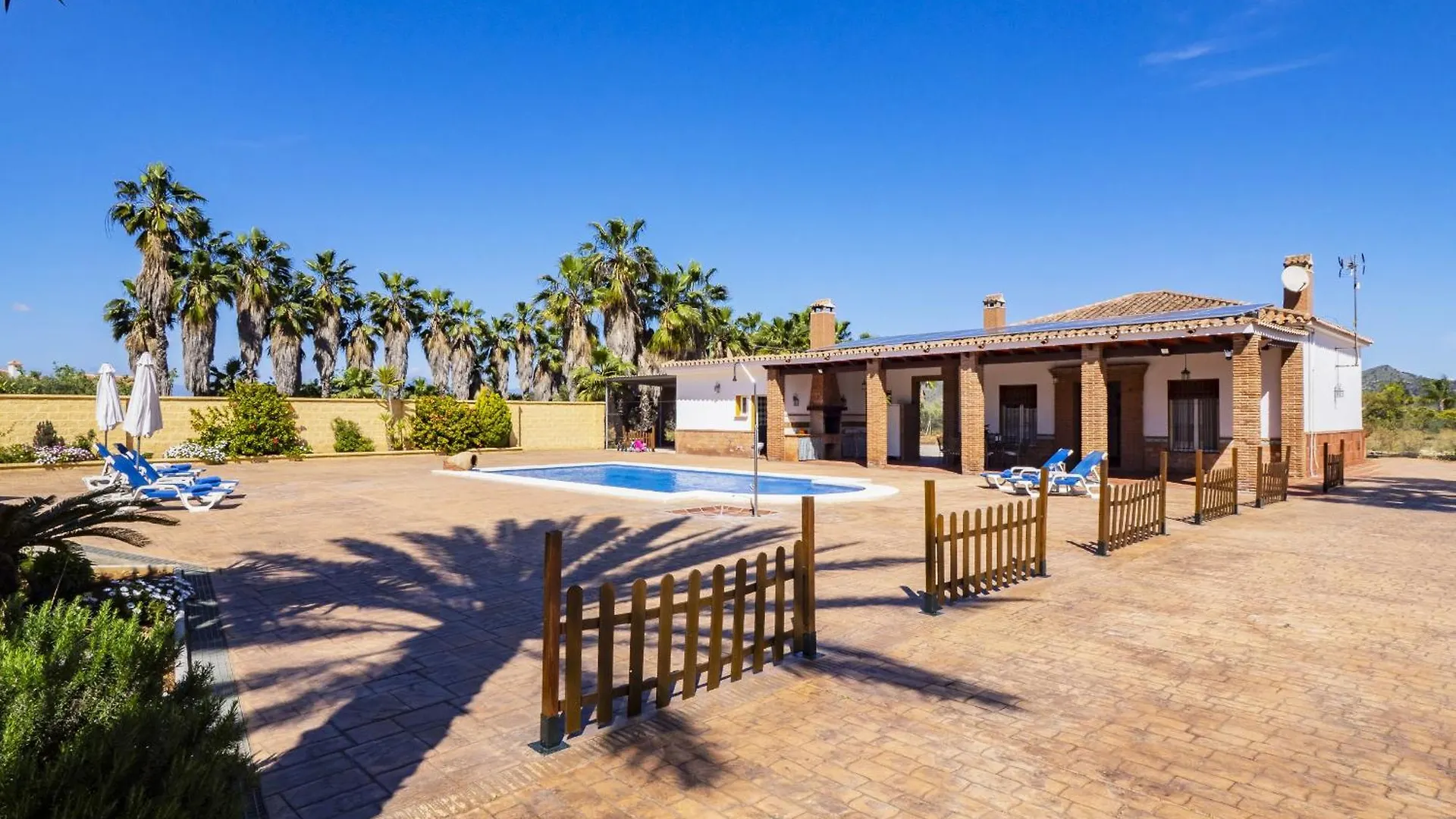 Casa de Férias Cubo'S Finca La Vina Angulo Alhaurín de la Torre Espanha