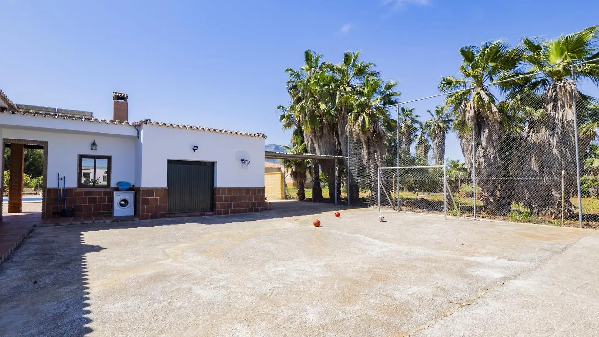 Cubo'S Finca La Vina Angulo Alhaurin de la Torre Spain